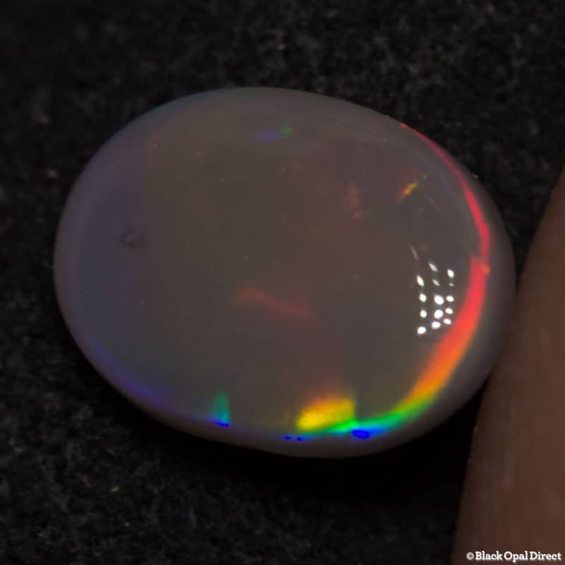 0.54 ct semi black opal 7x5x2mm - Image 2