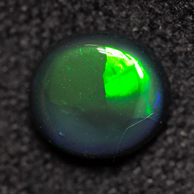 0.55 ct black opal 5.9x5.3x2.5mm - Image 2