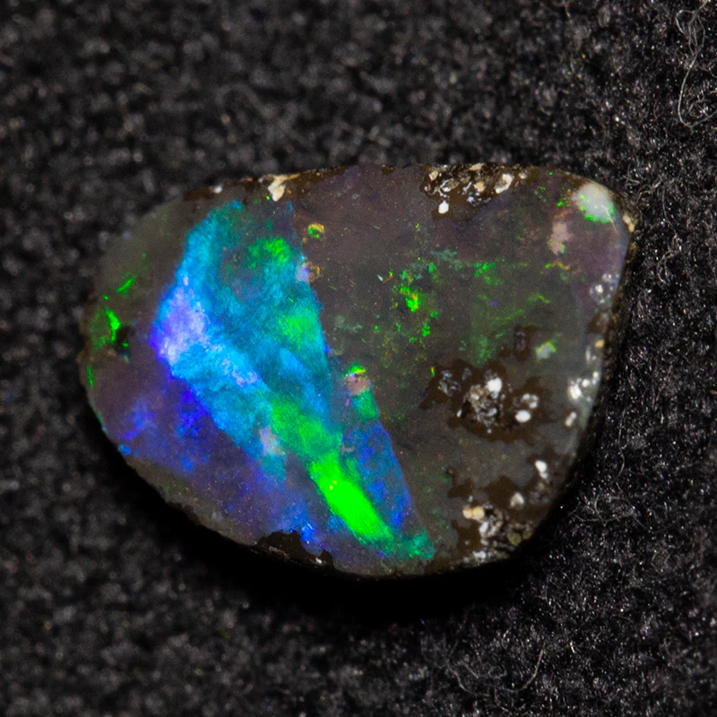 0.55 ct boulder opal 7.3x5.1x2.2mm - Image 2