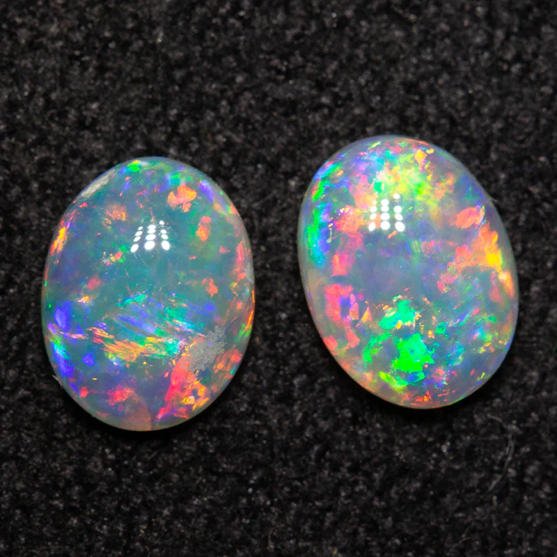 0.56 ct crystal opal pair 5.3x4.2x1.9mm - Image 3