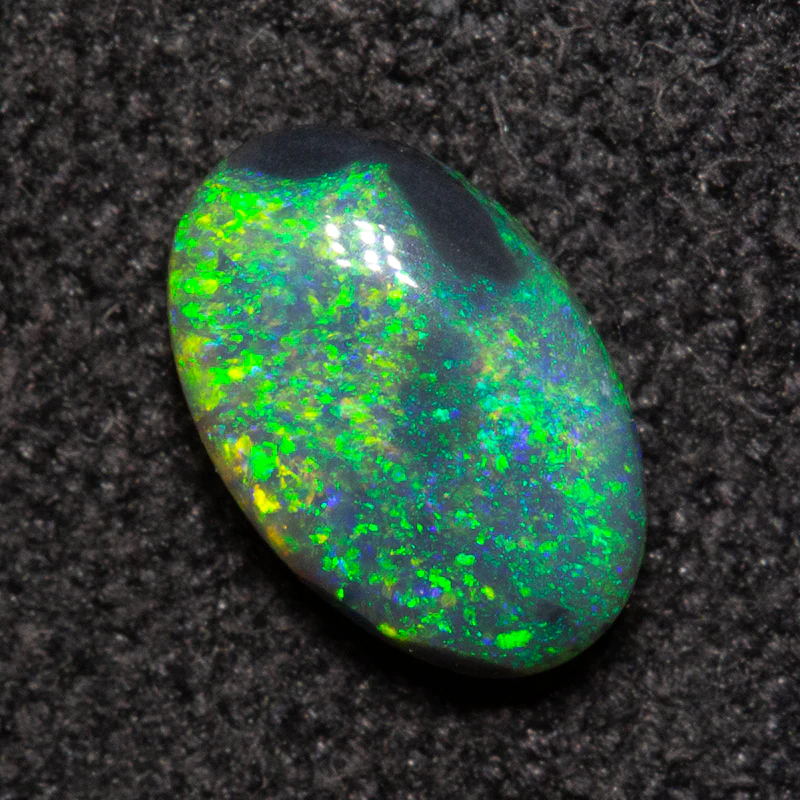 0.56 ct double-sided black opal 6.9x4.5x2.8mm - Image 2