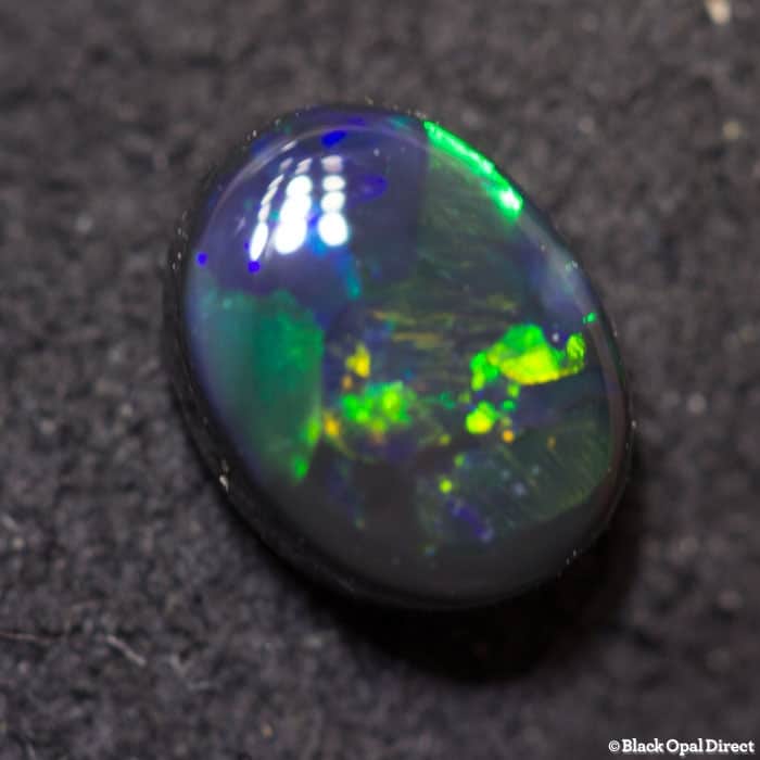 0.57 ct black opal 6x4.5x2mm - Image 2