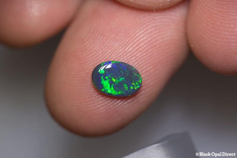 0.57 ct black opal 8x5x2mm - Image 2