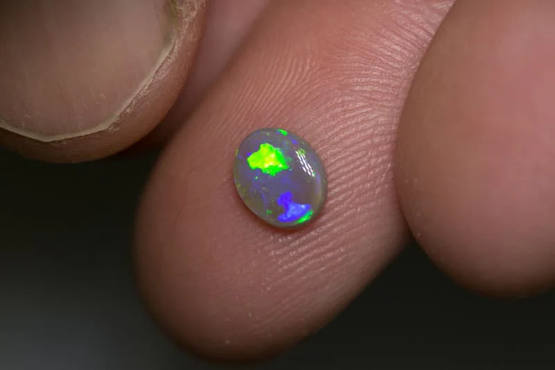 0.58 ct dark opal 6.5x5.5x2mm - Image 2