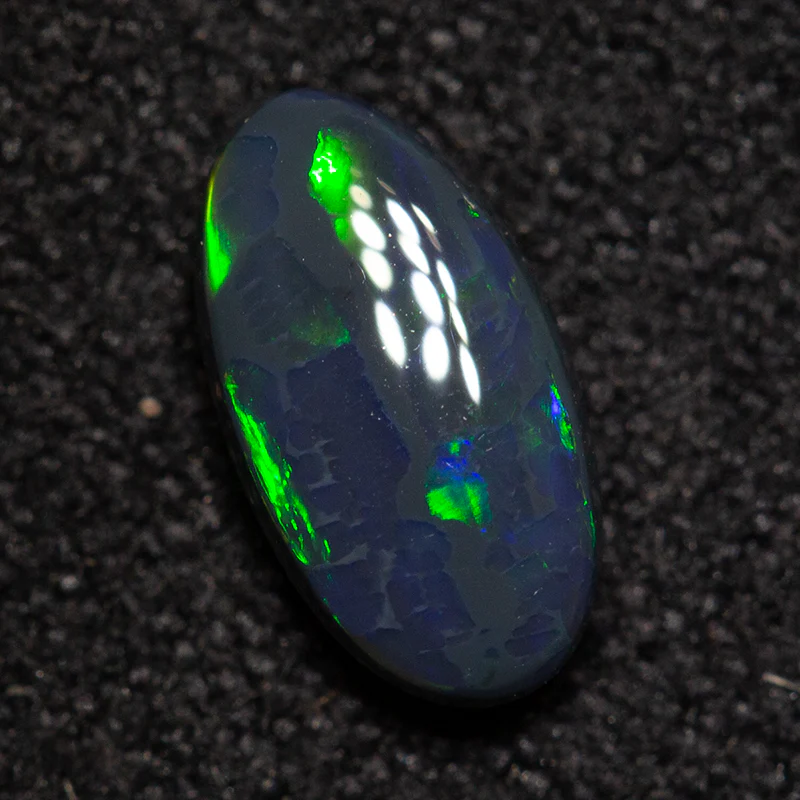 0.59 ct black opal 7.8x4.2x2.7mm - Image 3