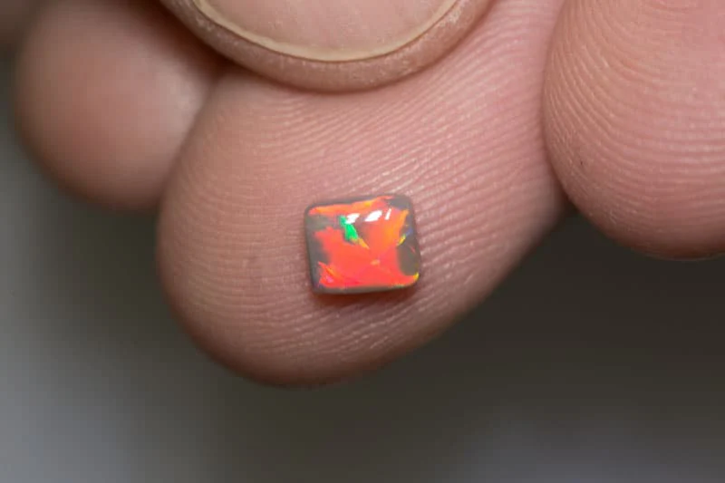 0.60 ct dark opal pillow cut 6x5x2.5mm - Image 3