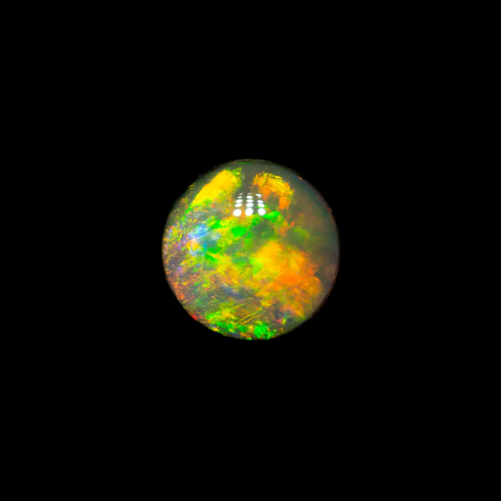 0.63 ct black opal 5.8x5.8x3mm - Image 2