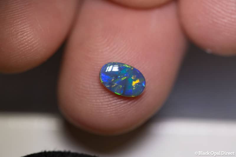 0.63 ct black opal 7.8x5x2mm - Image 2