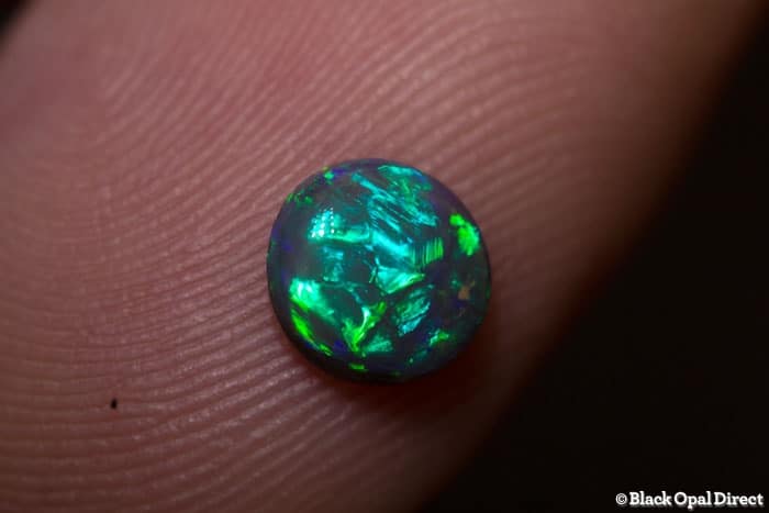 0.65 ct black opal 6.5x6x2.5mm - Image 3