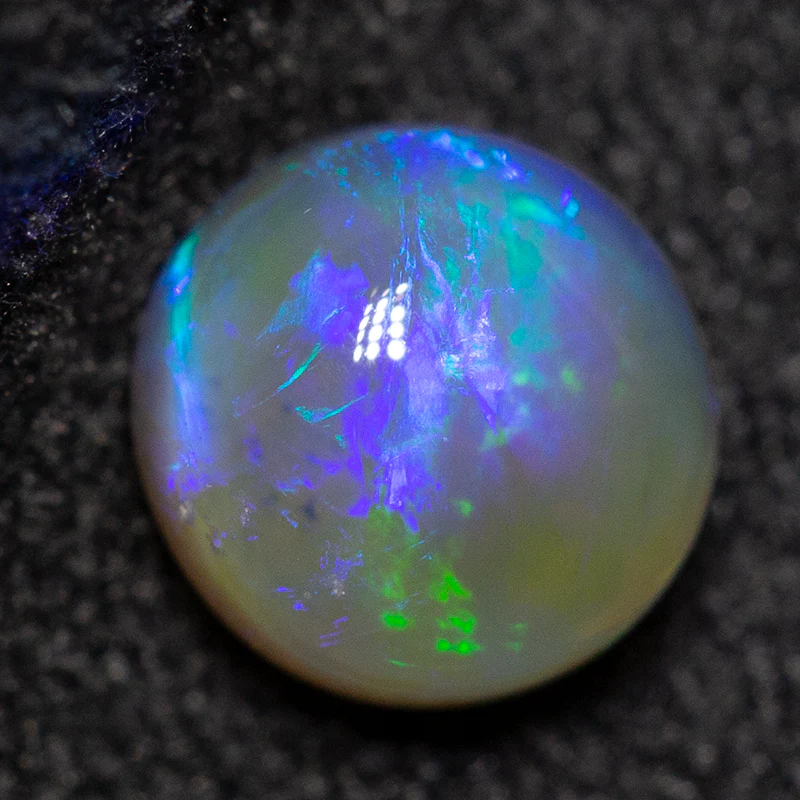 0.65 ct crystal opal 5.5x5.2x3.6mm - Image 2