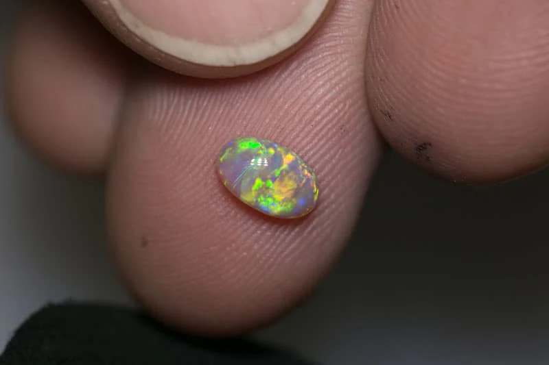 0.65 ct crystal opal 7.5x4.5x2.5mm - Image 2