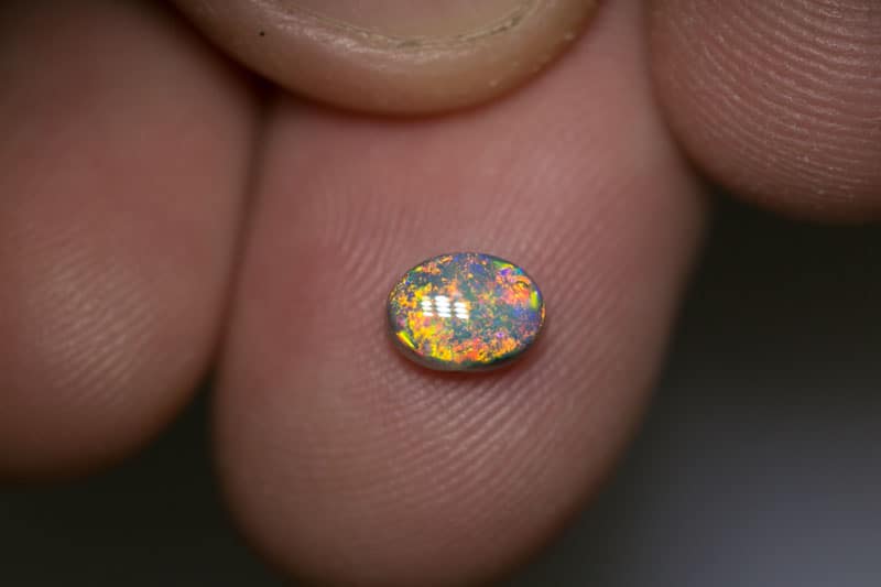 0.65 ct dark opal 6.5x4.5x3mm - Image 3