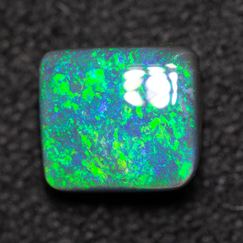 0.67 ct black opal 5.5x5x3mm - Image 2
