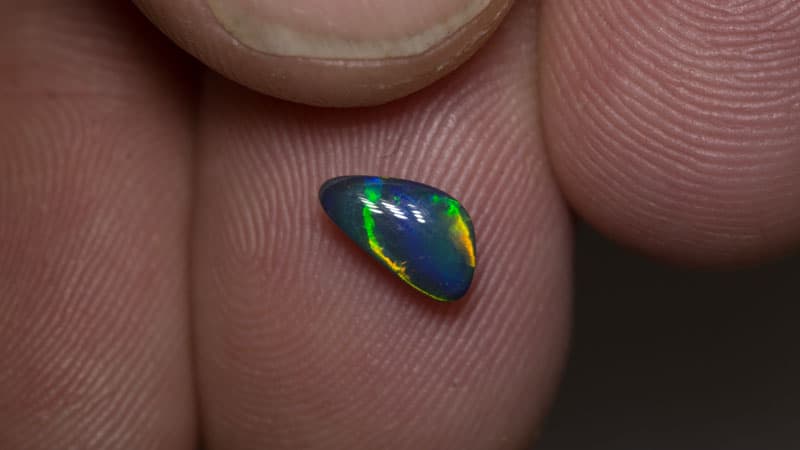 0.67 ct black opal 8x4x3mm - Image 3