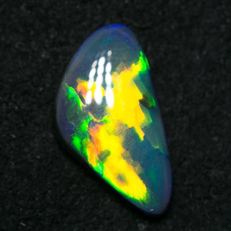 0.67 ct black opal 9x5x2mm - Image 2