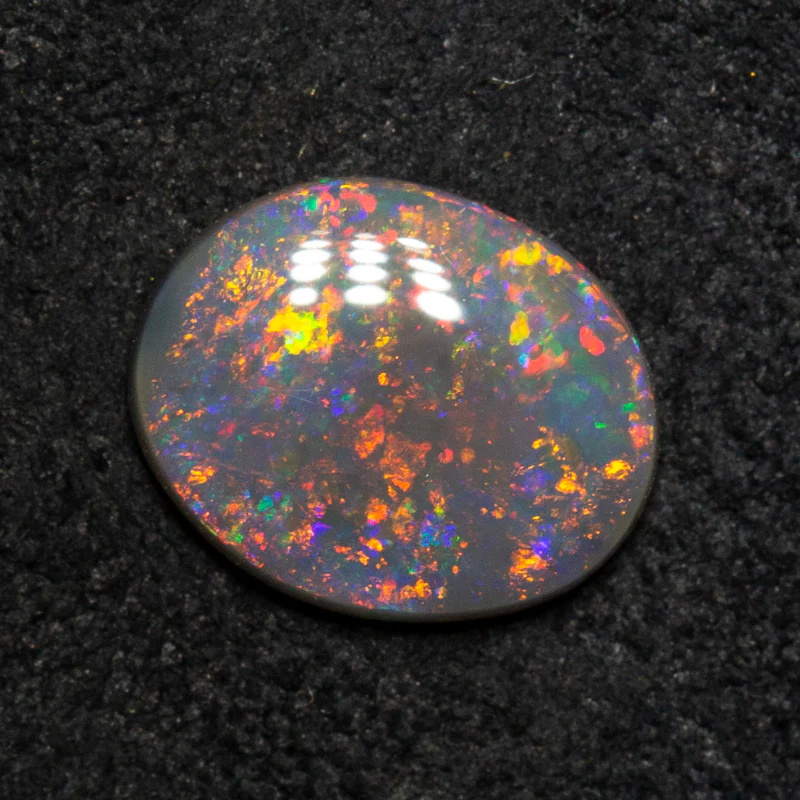 0.67 ct dark opal 8x6.5x1.9mm - Image 3