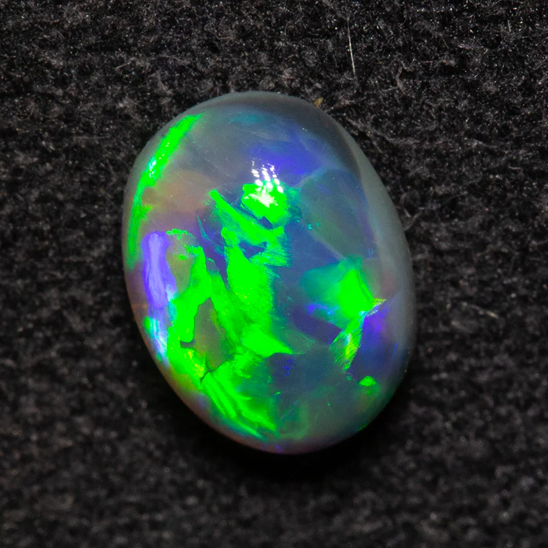 0.68 ct black opal 6.8x5.1x3mm - Image 3