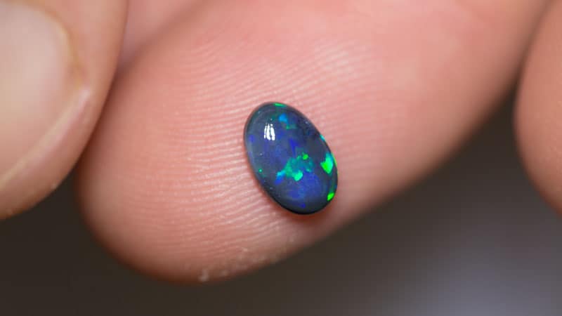 0.69 ct black opal 8x5x2mm - Image 2