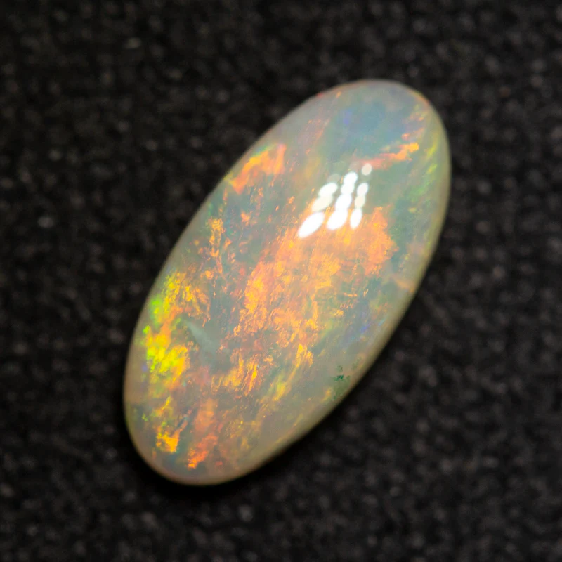 0.69 ct crystal opal 8.7x4.3x2.8mm - Image 2