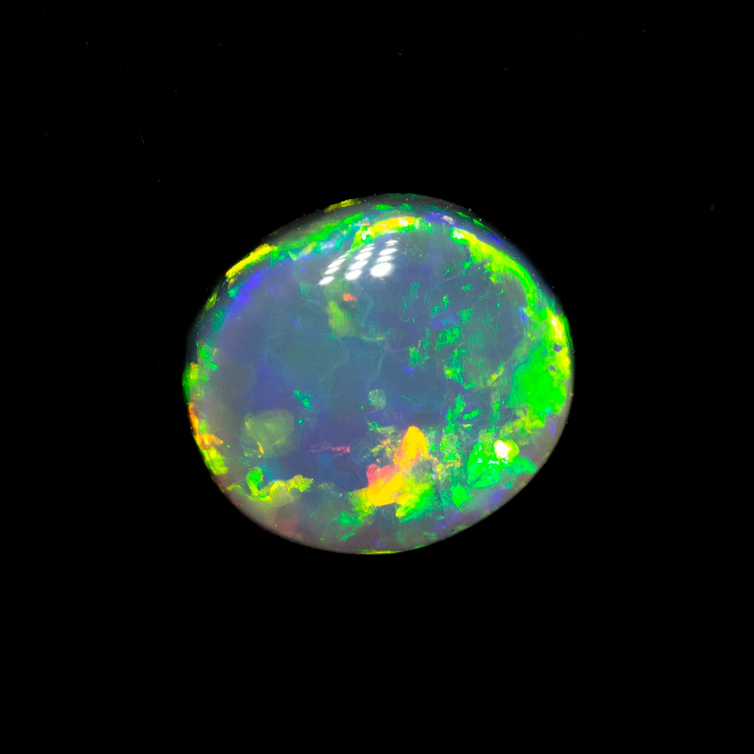 0.70 ct black opal 6.5x5.9x2.8mm - Image 2