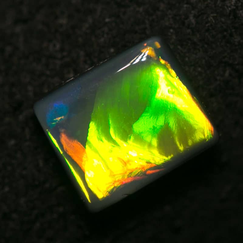 0.70 ct black opal 6.5x5x2mm - Image 3