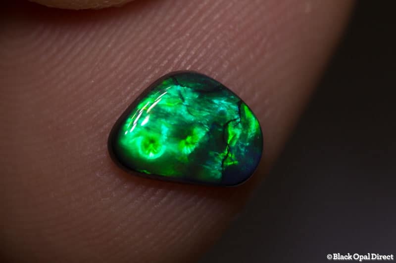 0.70 ct black opal baroque 8.5x6x2mm - Image 2