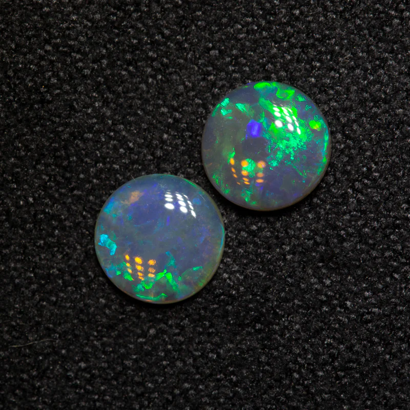 0.70 ct crystal opal pair 5.4x5.4x1.8mm - Image 2