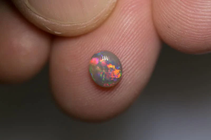 0.70 ct dark opal 6x5.5x3mm - Image 2