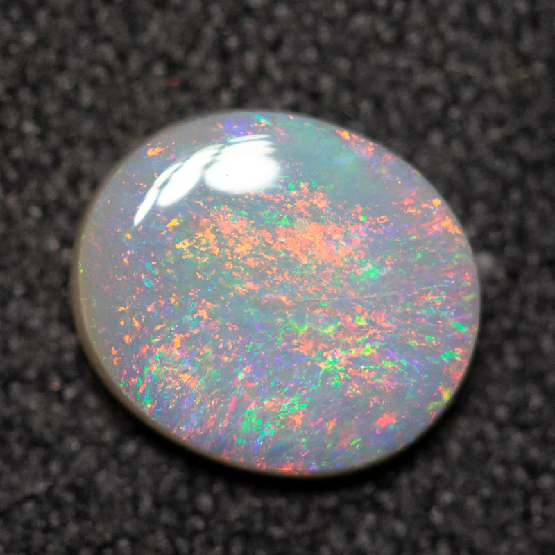 0.70 ct dark opal 7.4x6.4x2mm - Image 2