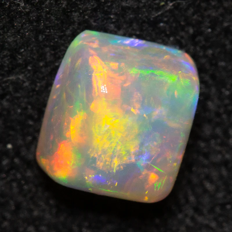 0.71 ct crystal opal 5.2x4.6x3.8mm - Image 2