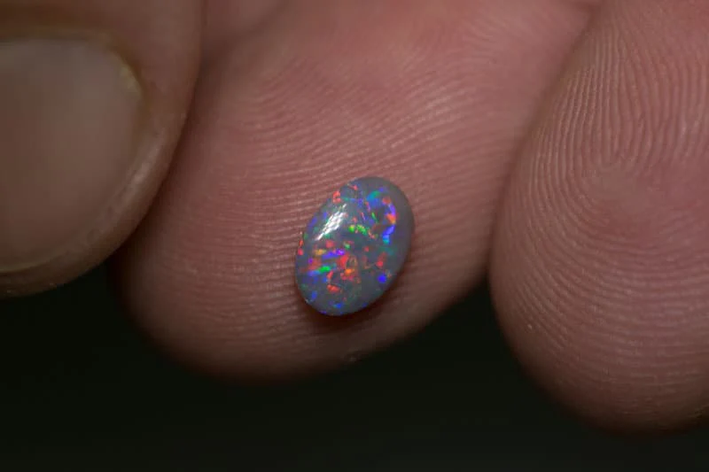 0.71 ct double sided crystal opal 7.5x5x3mm - Image 2