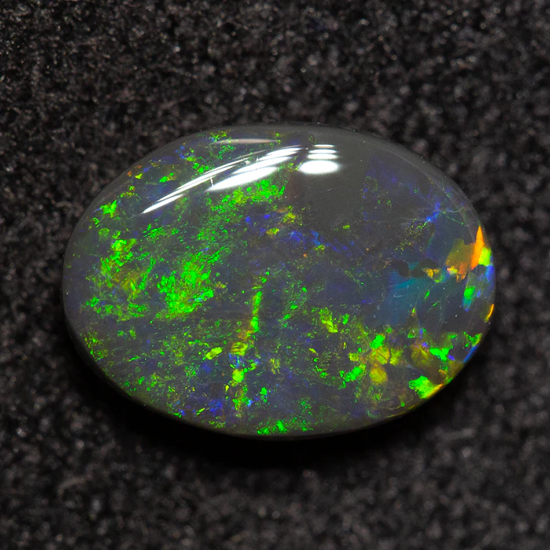 0.73 ct black opal 7.5x5.5x2.6mm - Image 2