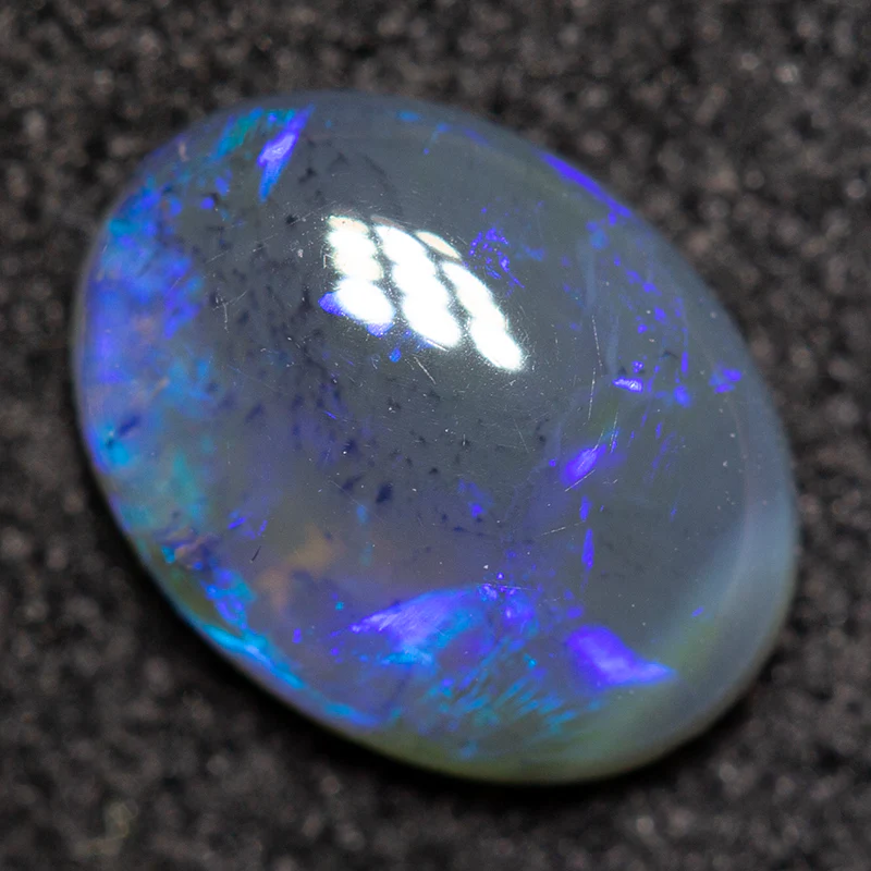0.73 ct black opal 7.8x6x3.8mm - Image 3