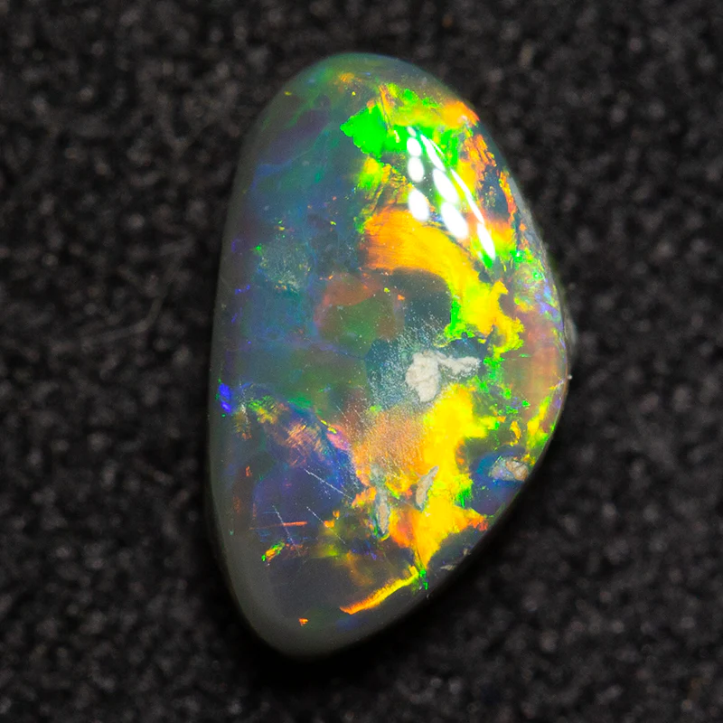 0.74 ct black opal 7.9x4.7x3mm - Image 3