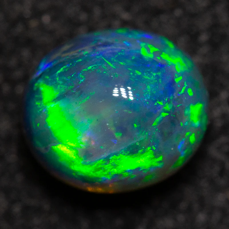 0.75 ct black crystal opal 5.5x4.8x4.7mm - Image 2