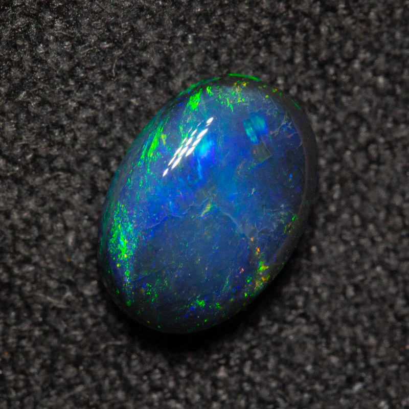 0.76 ct black opal 7.3x5.1x3.1mm - Image 3