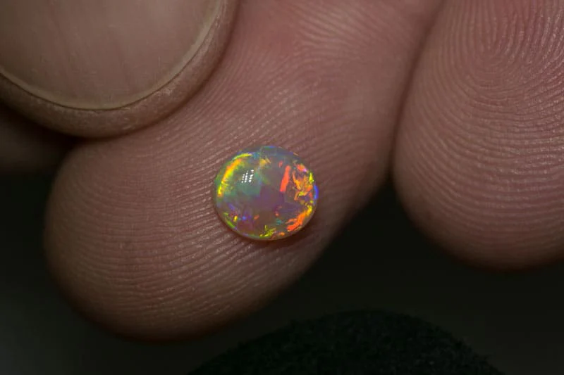 0.76 ct crystal opal 7x6x3mm - Image 5