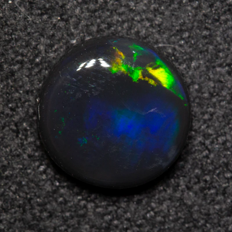 0.80 ct black opal 6.8x6.8x2.6mm - Image 2