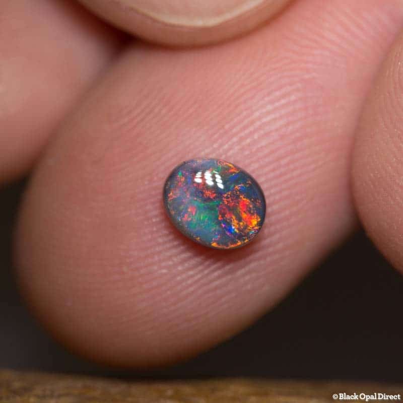0.81 ct black opal gem 6.5x5x3mm - Image 4