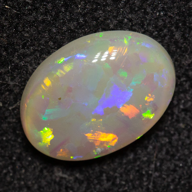 0.81 ct crystal opal 8.1x5.8x2.6mm - Image 2