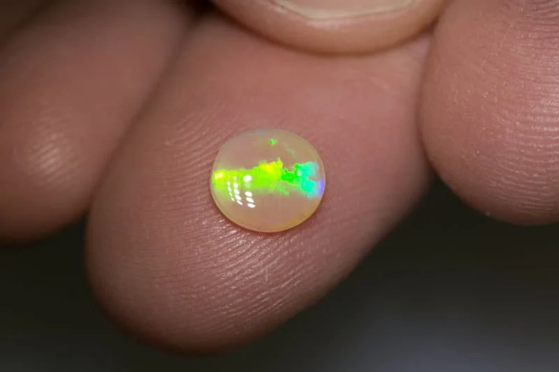0.82 cats eye pattern crystal opal 7.5x7x2mm - Image 3