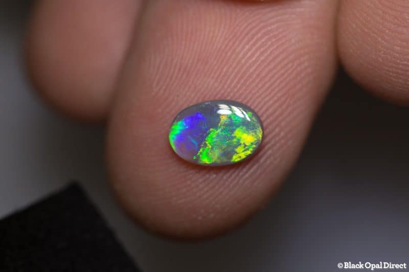 0.84 ct dark opal 8.5x6x2mm - Image 2