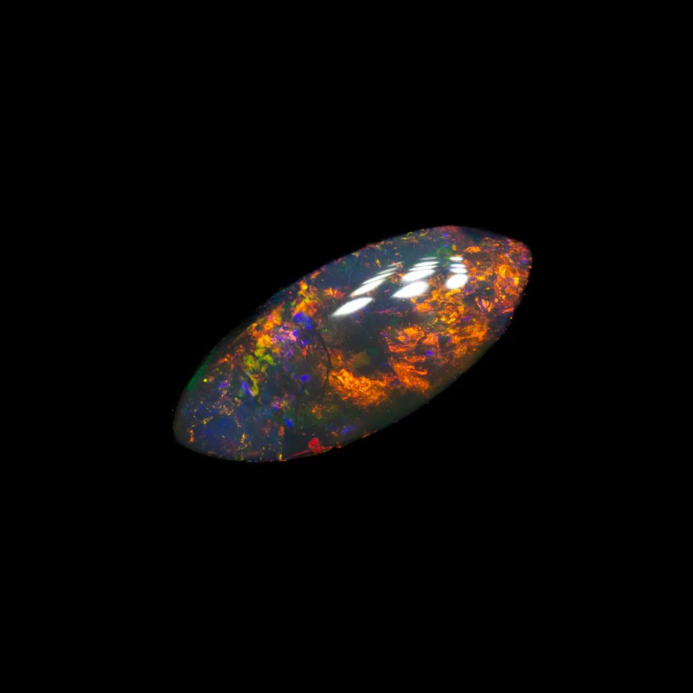0.84 ct double-sided black opal 9.6x4.5x2.8mm - Image 3