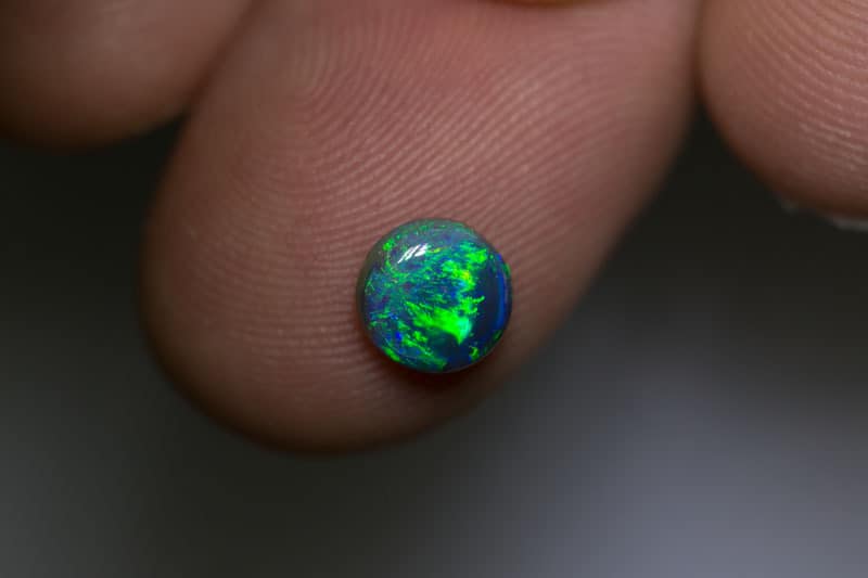 0.86 ct black opal 6.5x6.5x3mm - Image 3