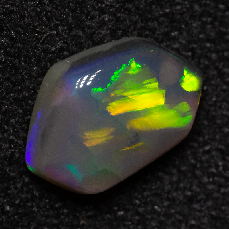 0.87 ct dark opal 8.1x5.5x2.8mm - Image 2