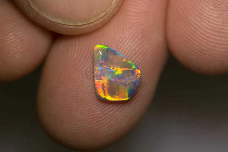 0.88 ct crystal opal 10x8x2mm - Image 2