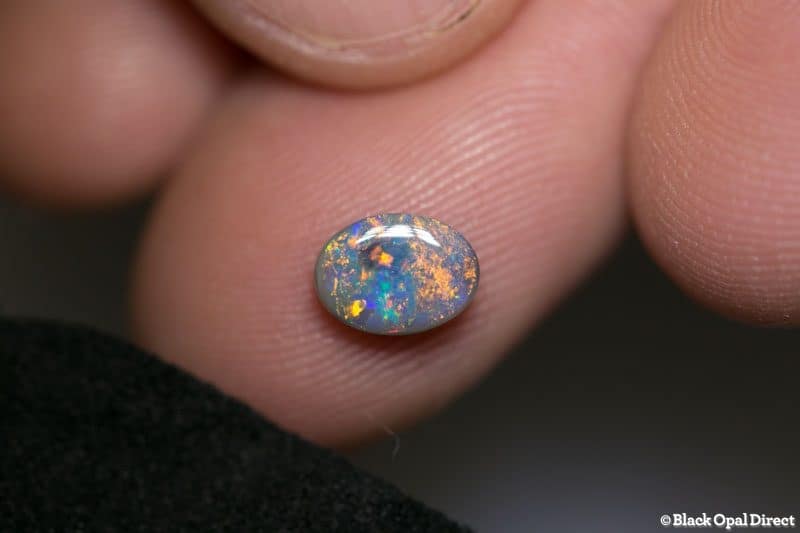 0.88 ct semi black opal 7.5x5.5x3mm - Image 2