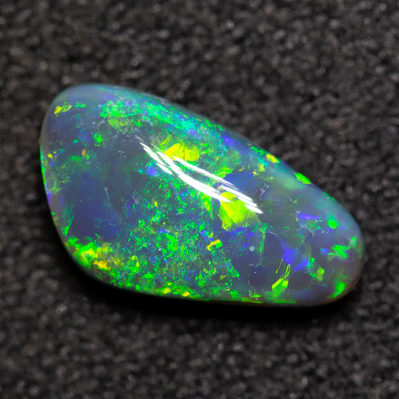 0.91 ct black opal 9.2x5x3.4mm - Image 2