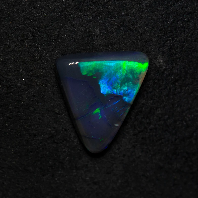0.92 ct black opal 8.4x7.7x2.6mm - Image 2