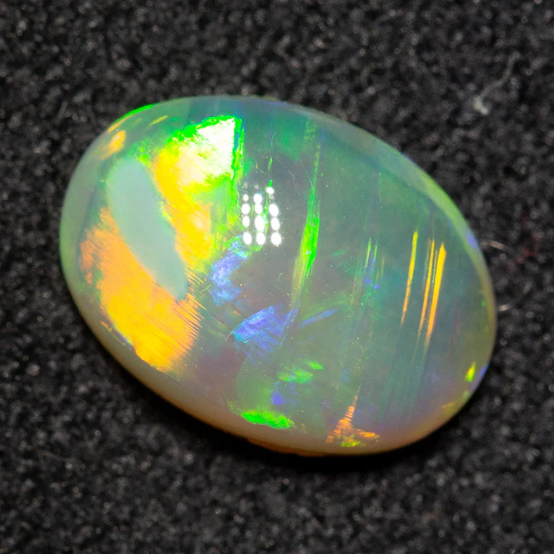 0.92 ct crystal opal 8.5x6.2x3.1mm - Image 2